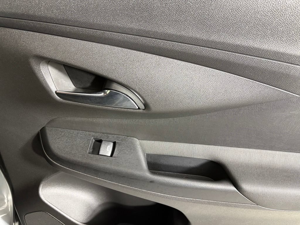 Certified 2025 Buick Envista Preferred FWD image 18