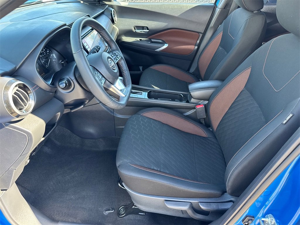 Used 2023 Nissan Kicks SR image 24