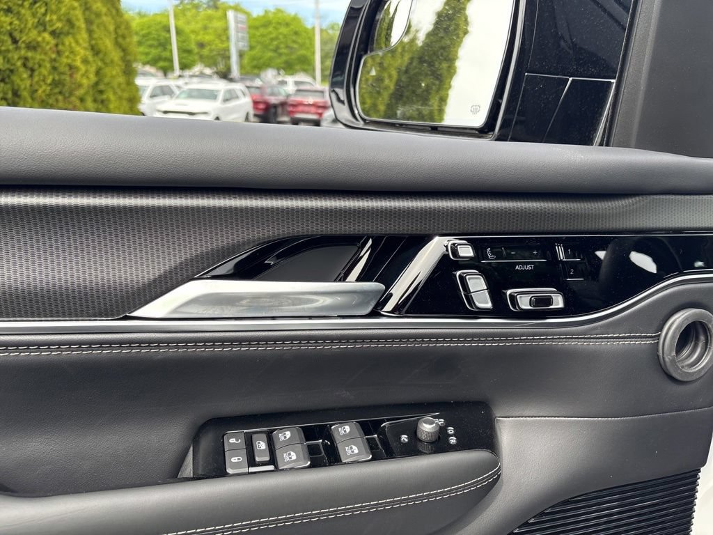 New 2026 Jeep Grand Wagoneer L Summit AWD/4WD image 15