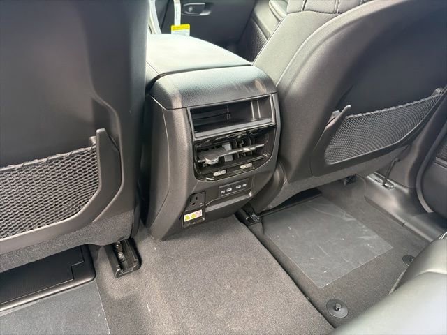 New 2026 Jeep Grand Cherokee Altitude image 9