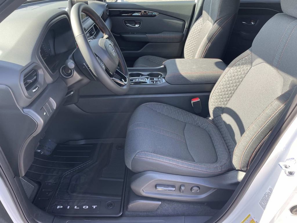 New 2026 Honda Pilot Sport image 15