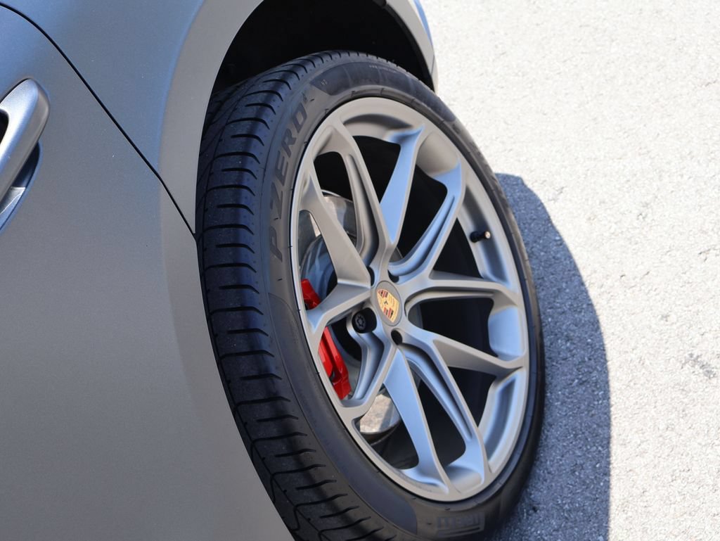 Certified 2025 Porsche Macan GTS AWD/4WD image 38