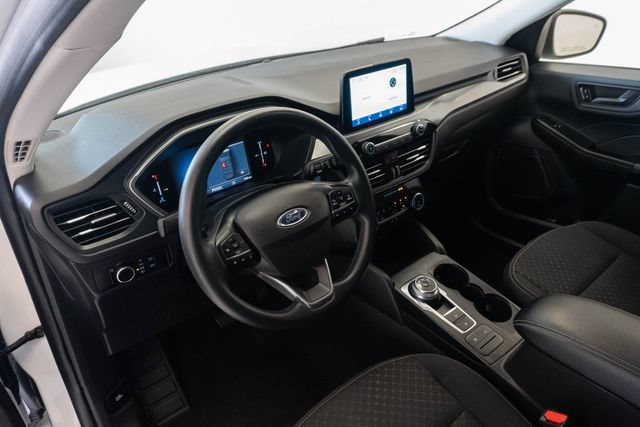 Used 2025 Ford Escape Active AWD/4WD image 3