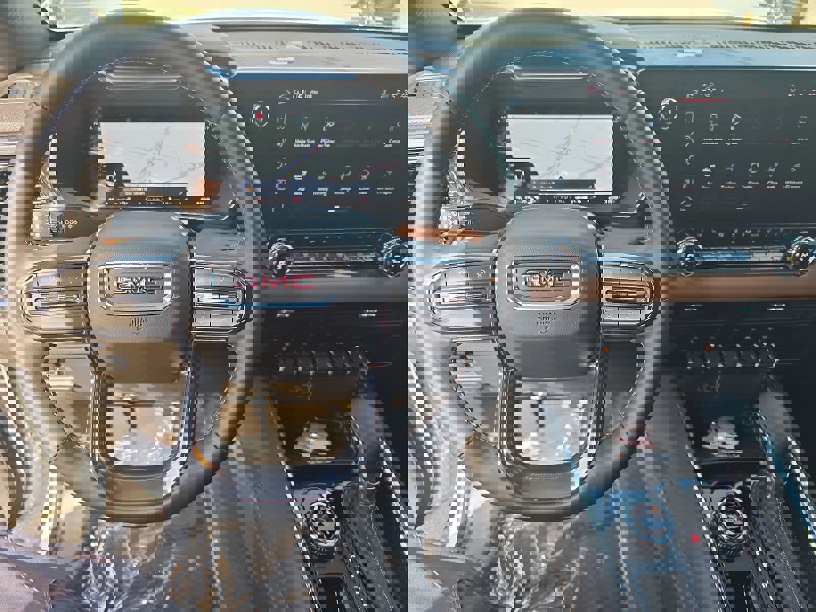 Used 2025 GMC Canyon AT4 w/ Nightfall Edition image 18