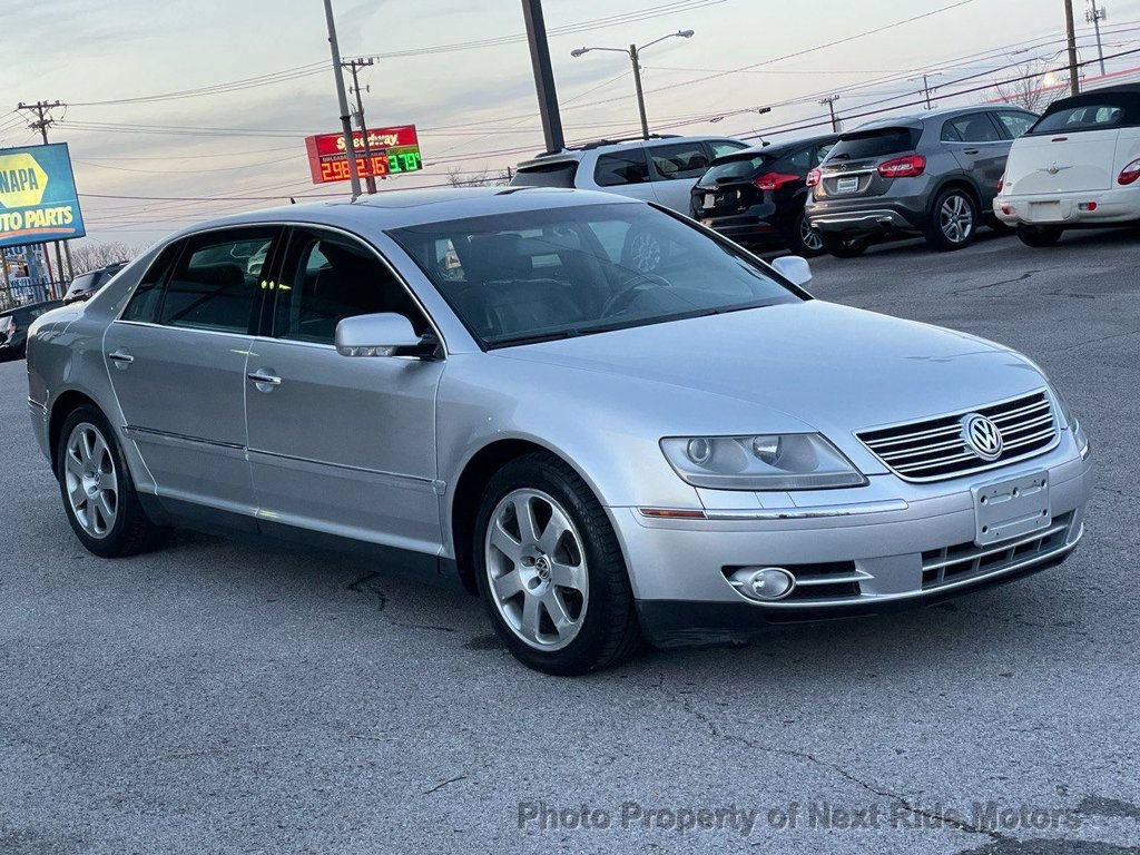 Used 2004 Volkswagen Phaeton V8 AWD/4WD image 4