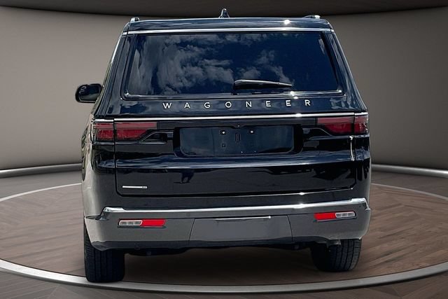 Used 2022 Jeep Wagoneer Series III w/ Premium Group I AWD/4WD image 4