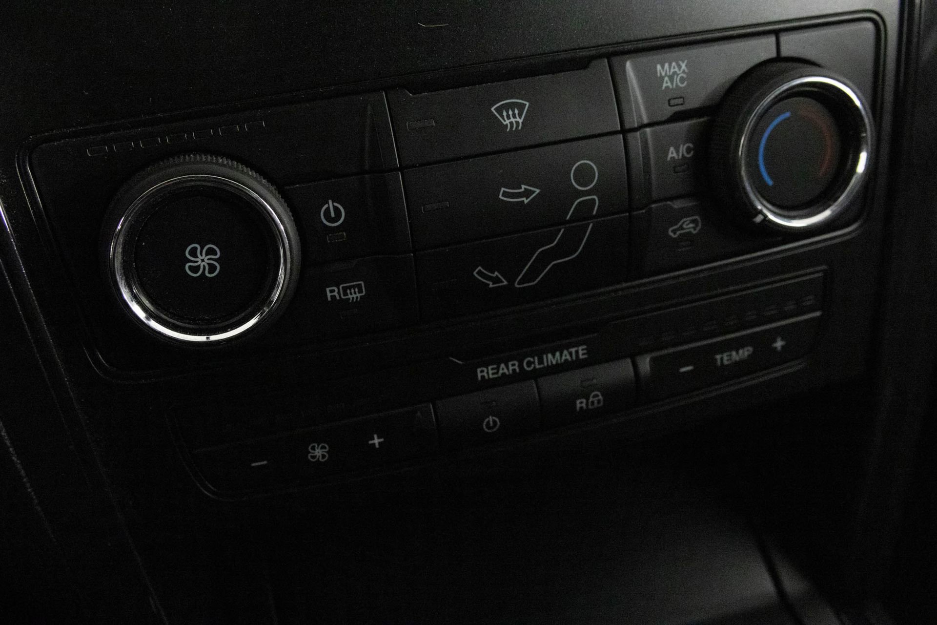 Used 2018 Ford Explorer Base image 26