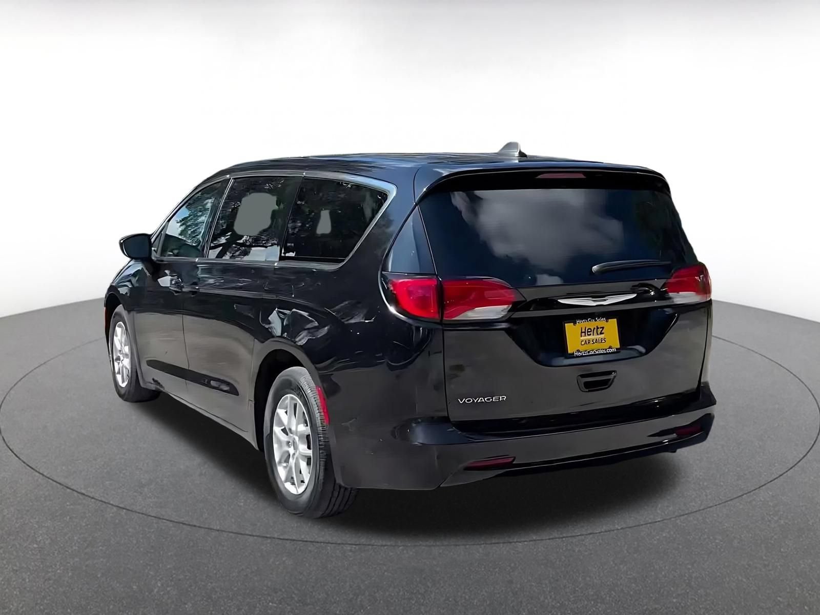 Used 2024 Chrysler Voyager LX FWD image 10