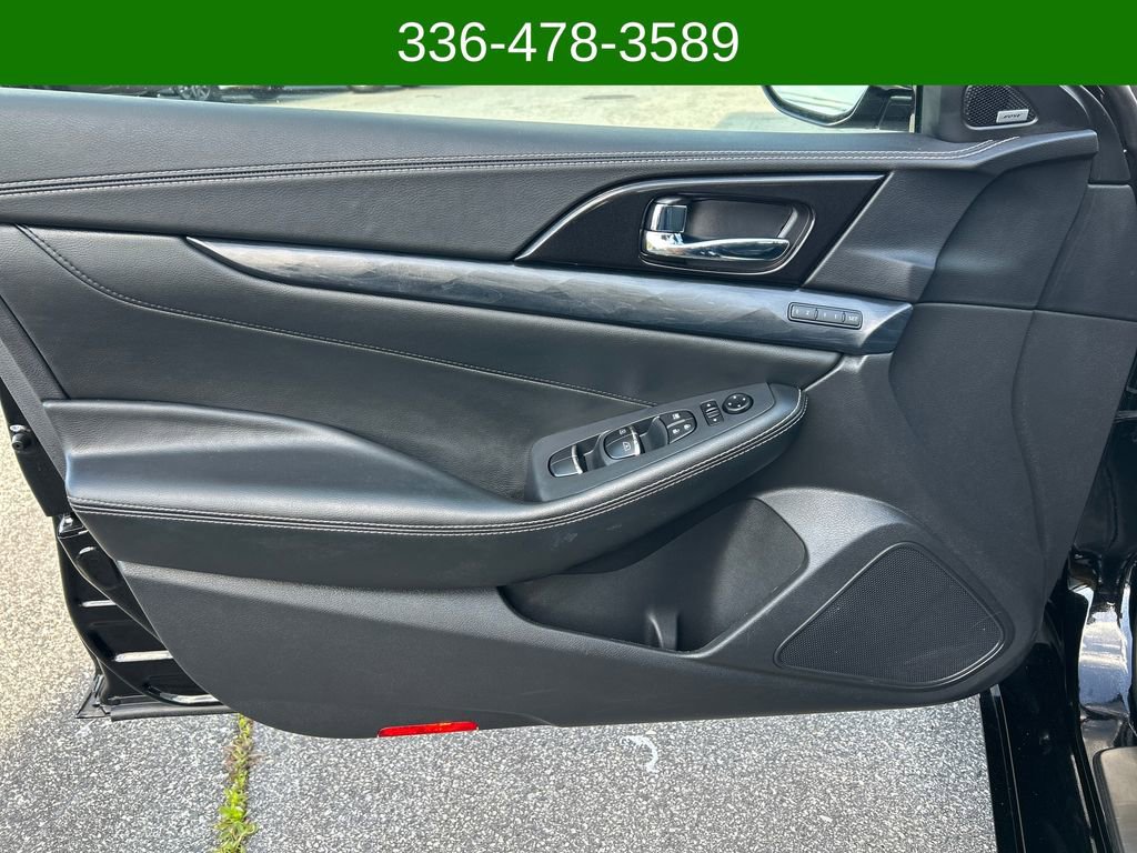 Used 2019 Nissan Maxima Platinum image 10