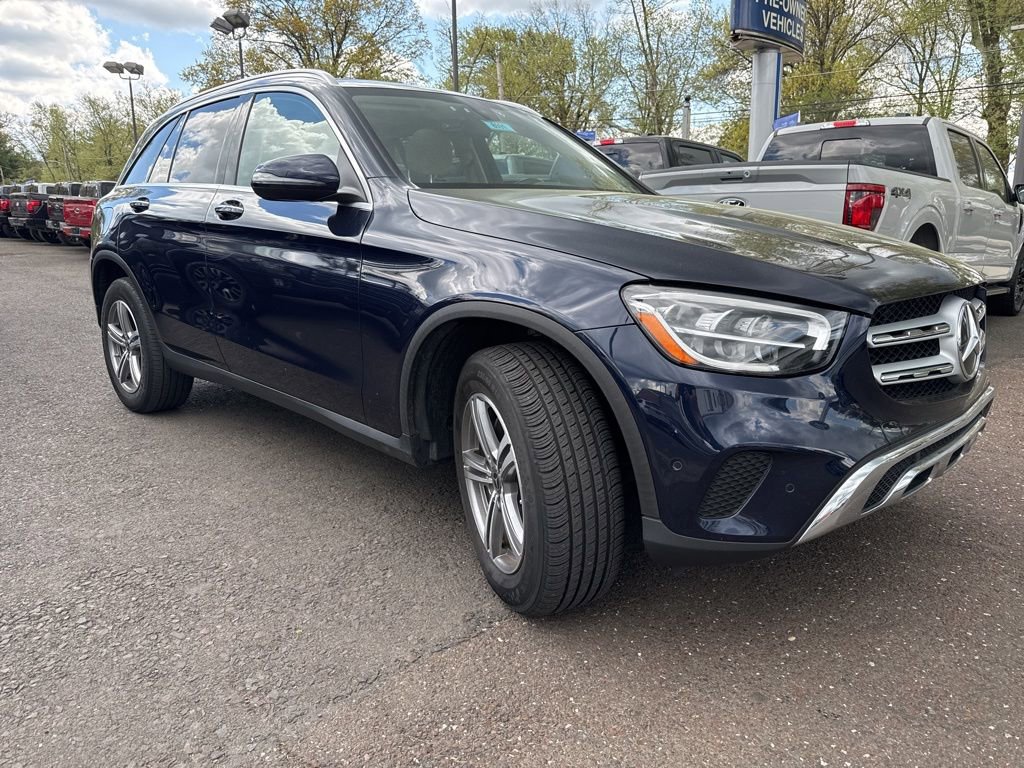 Used 2021 Mercedes-Benz GLC 300 4MATIC image 3
