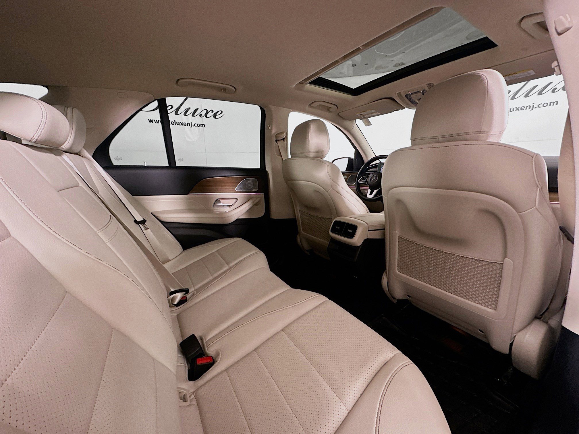 Used 2023 Mercedes-Benz GLE 450 4MATIC w/ AMG Line Exterior image 29