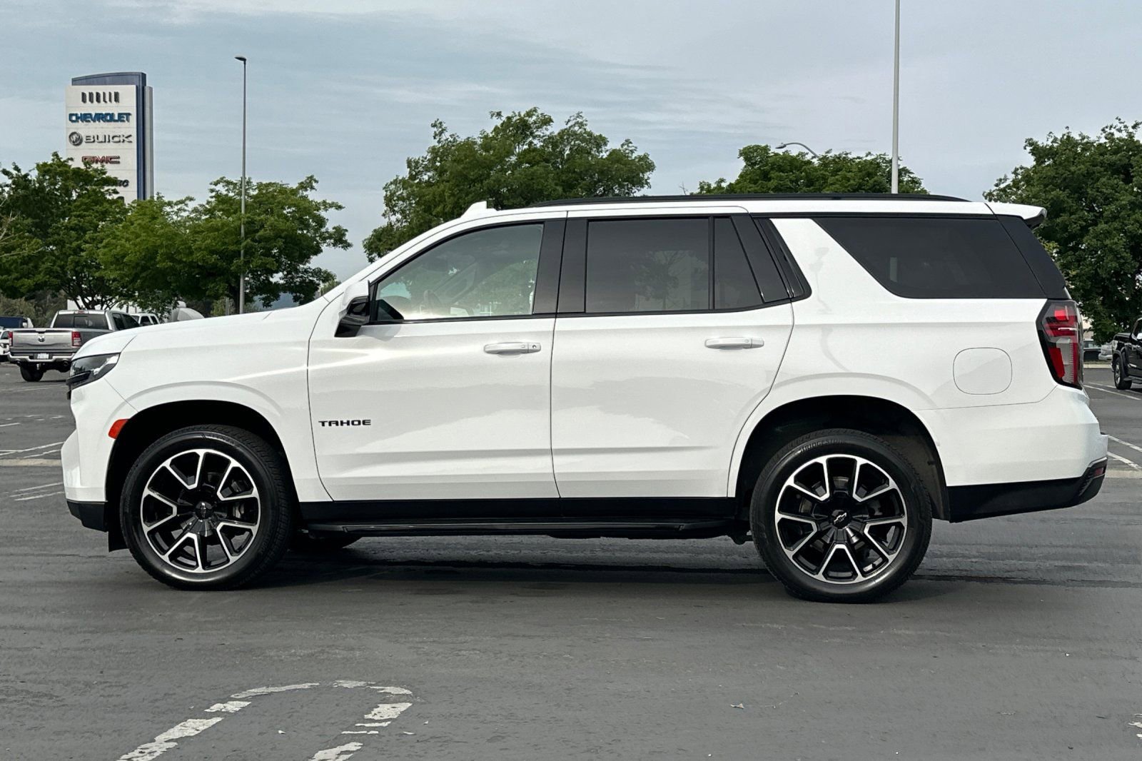 Used 2021 Chevrolet Tahoe RST w/ Luxury Package image 7