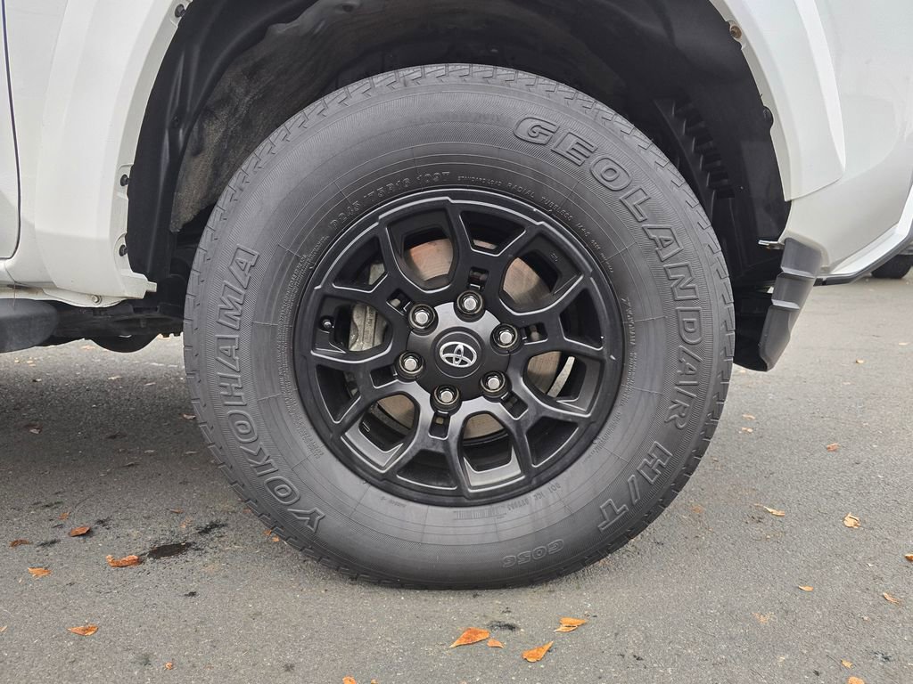 Used 2022 Toyota Tacoma SR5 image 9