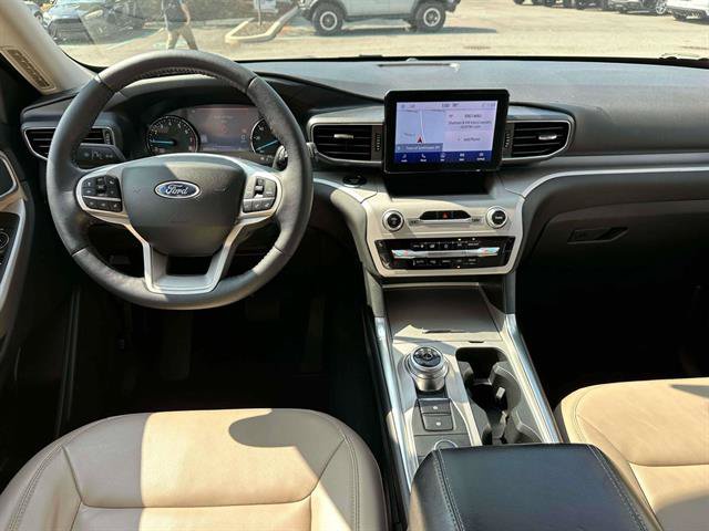 Used 2023 Ford Explorer XLT w/ Equipment Group 202A AWD/4WD image 12