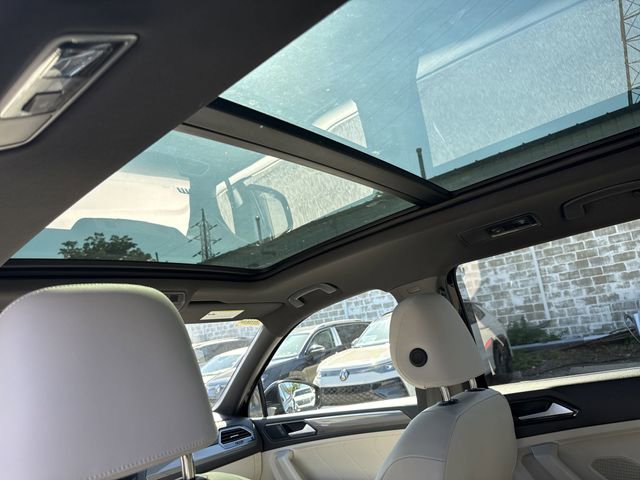 Used 2024 Volkswagen Tiguan SE R-Line image 17