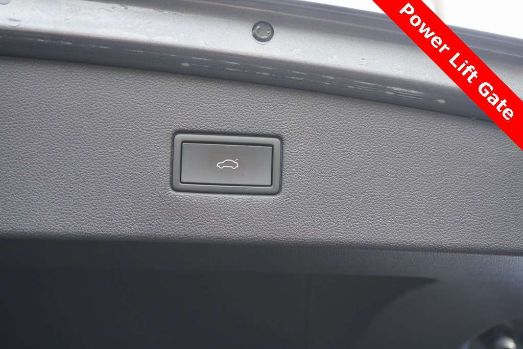 Used 2021 Volkswagen Tiguan SEL Premium R-Line image 8