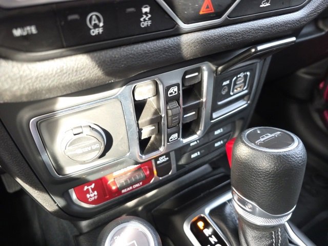 Used 2024 Jeep Gladiator Willys image 28