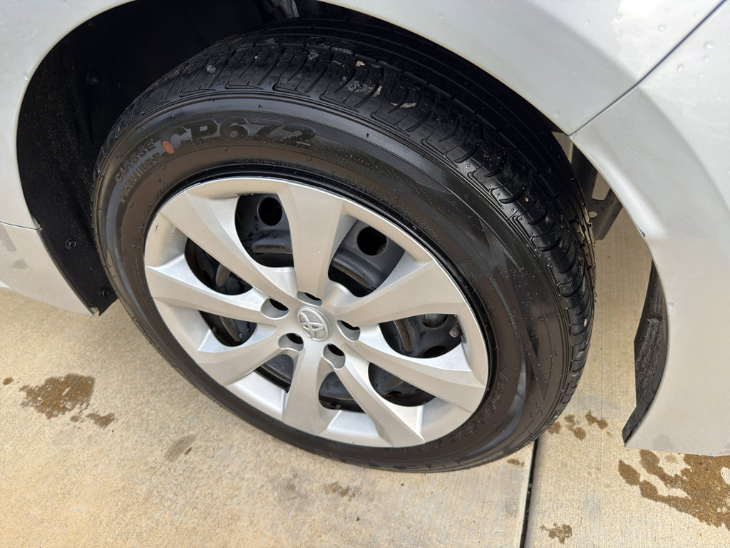 Used 2023 Toyota Corolla LE image 9