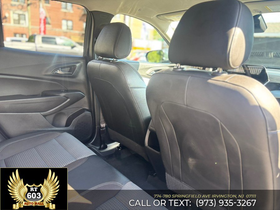 Used 2025 Chevrolet Trax LT FWD image 10