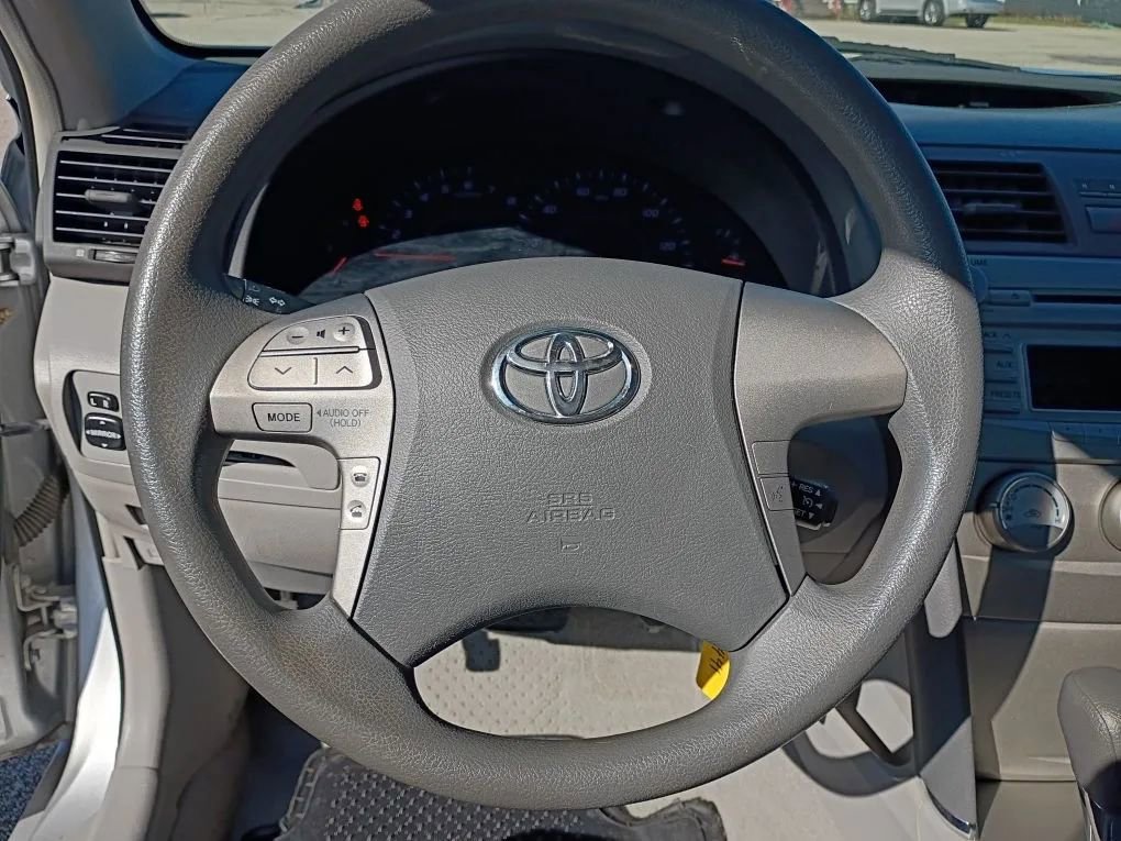 Used 2011 Toyota Camry XLE image 14