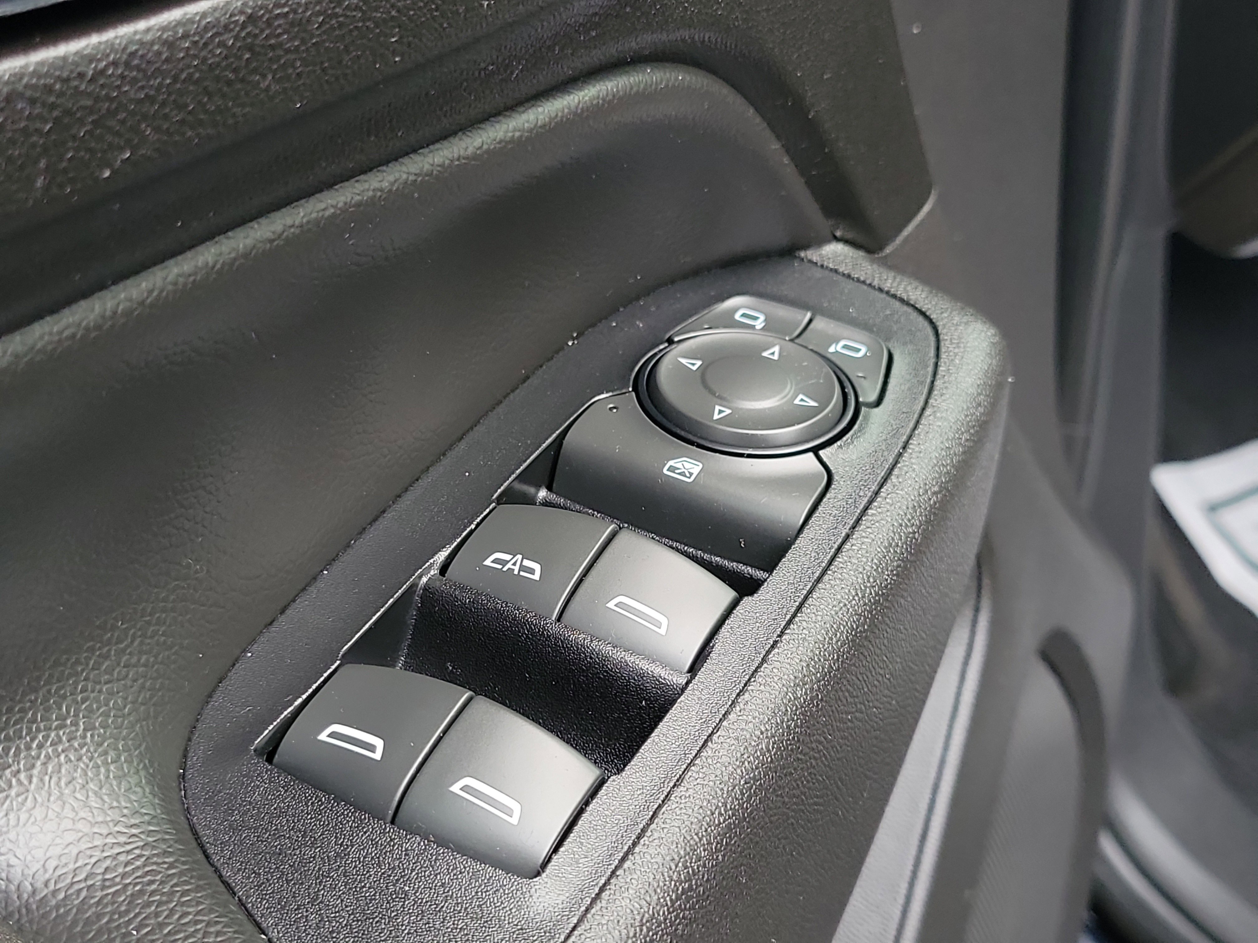 Used 2020 Chevrolet Equinox LT FWD image 16