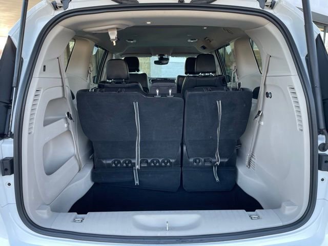 Used 2023 Chrysler Pacifica Touring-L FWD image 31