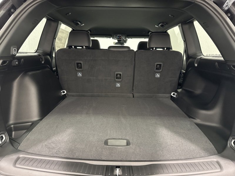 New 2025 Jeep Grand Cherokee Limited w/ Black Appearance Package image 9