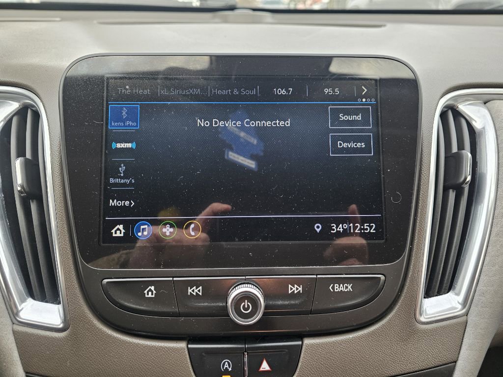 Used 2020 Chevrolet Malibu LT image 27