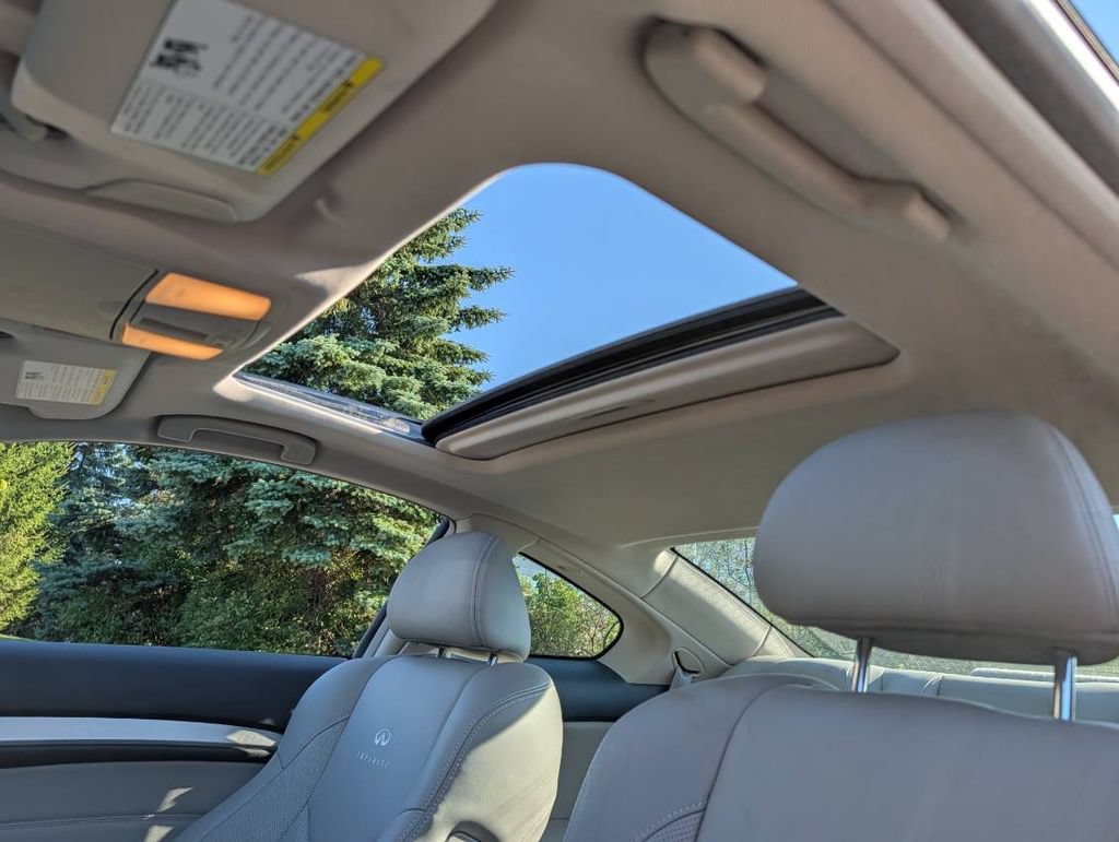 Used 2009 INFINITI G37 Sport w/ Premium Pkg RWD image 3