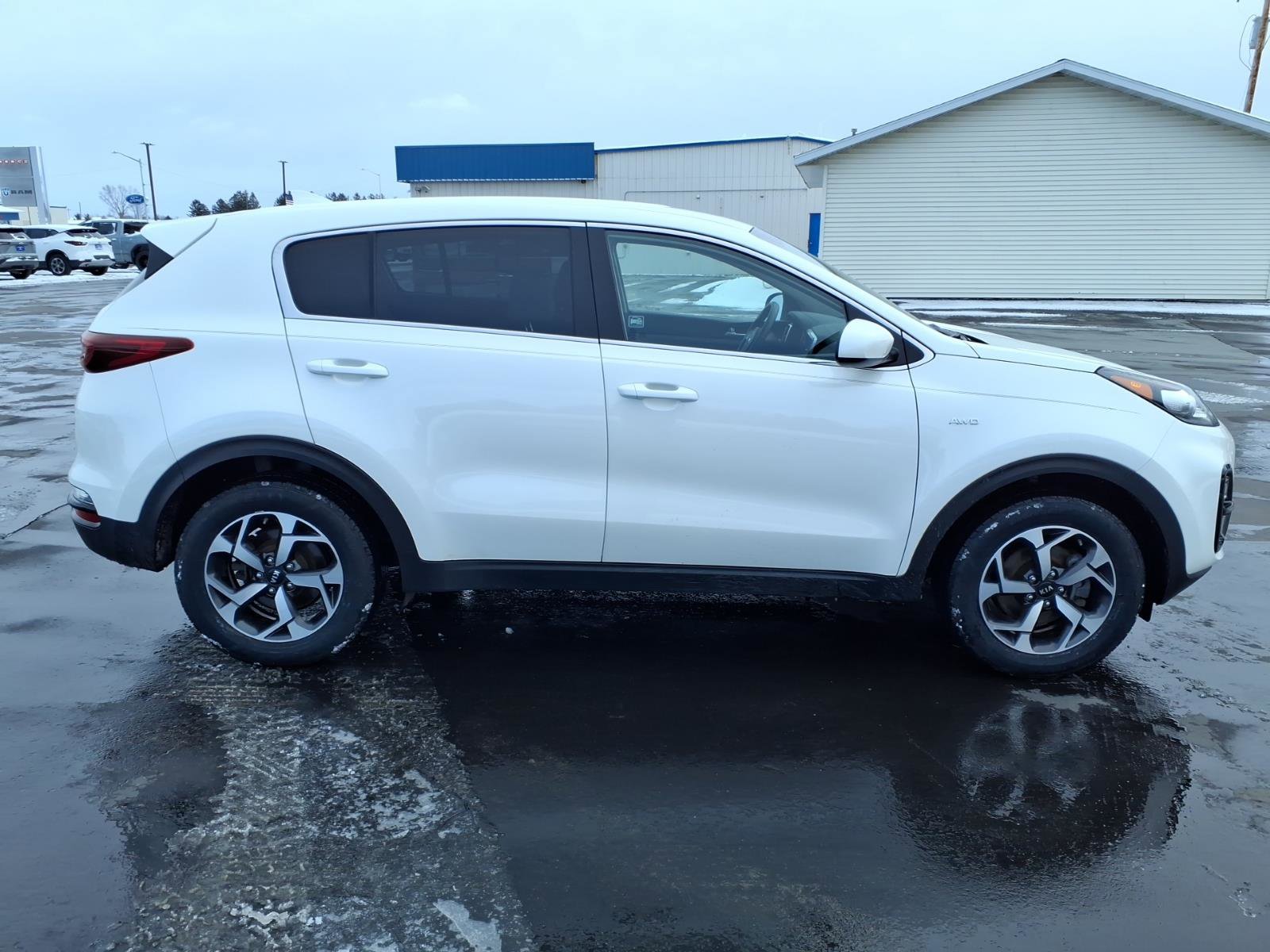 Used 2022 Kia Sportage LX image 7
