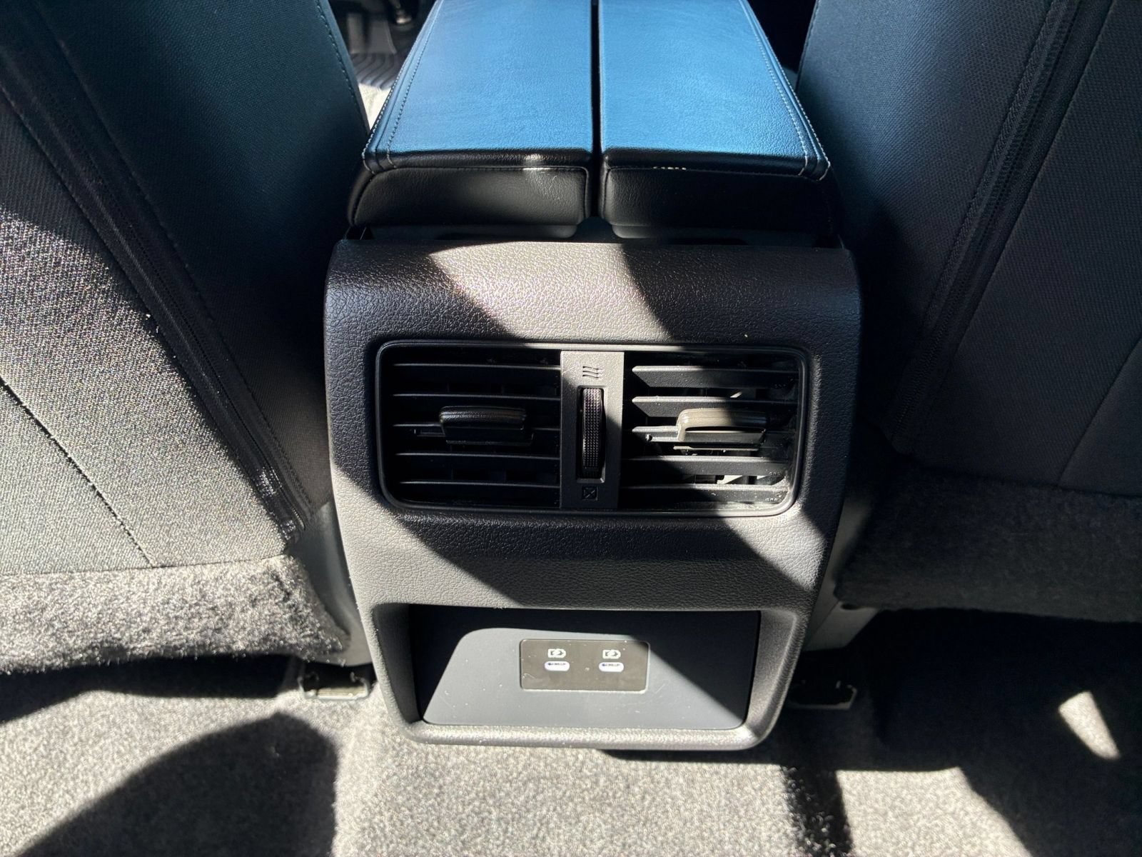 Used 2025 Nissan Rogue SV FWD image 22