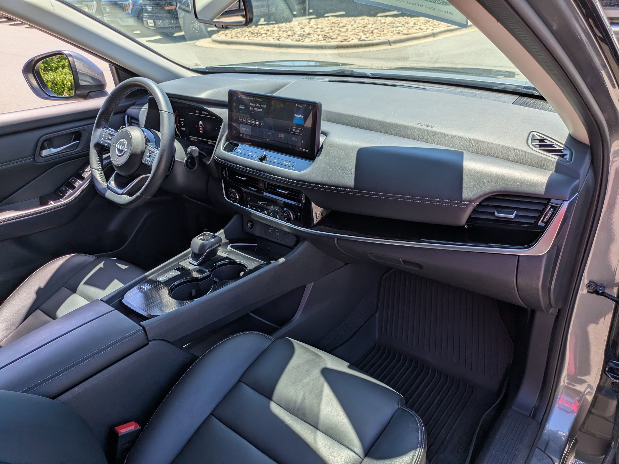 Used 2024 Nissan Rogue SL FWD image 38