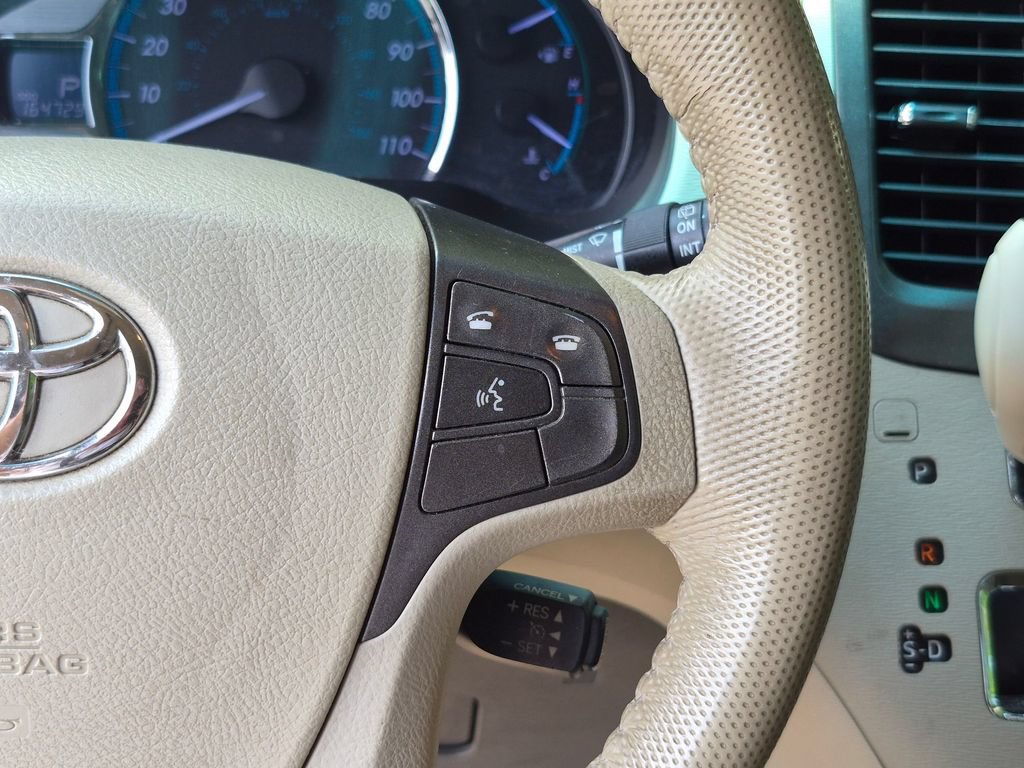 Used 2014 Toyota Sienna XLE FWD image 21