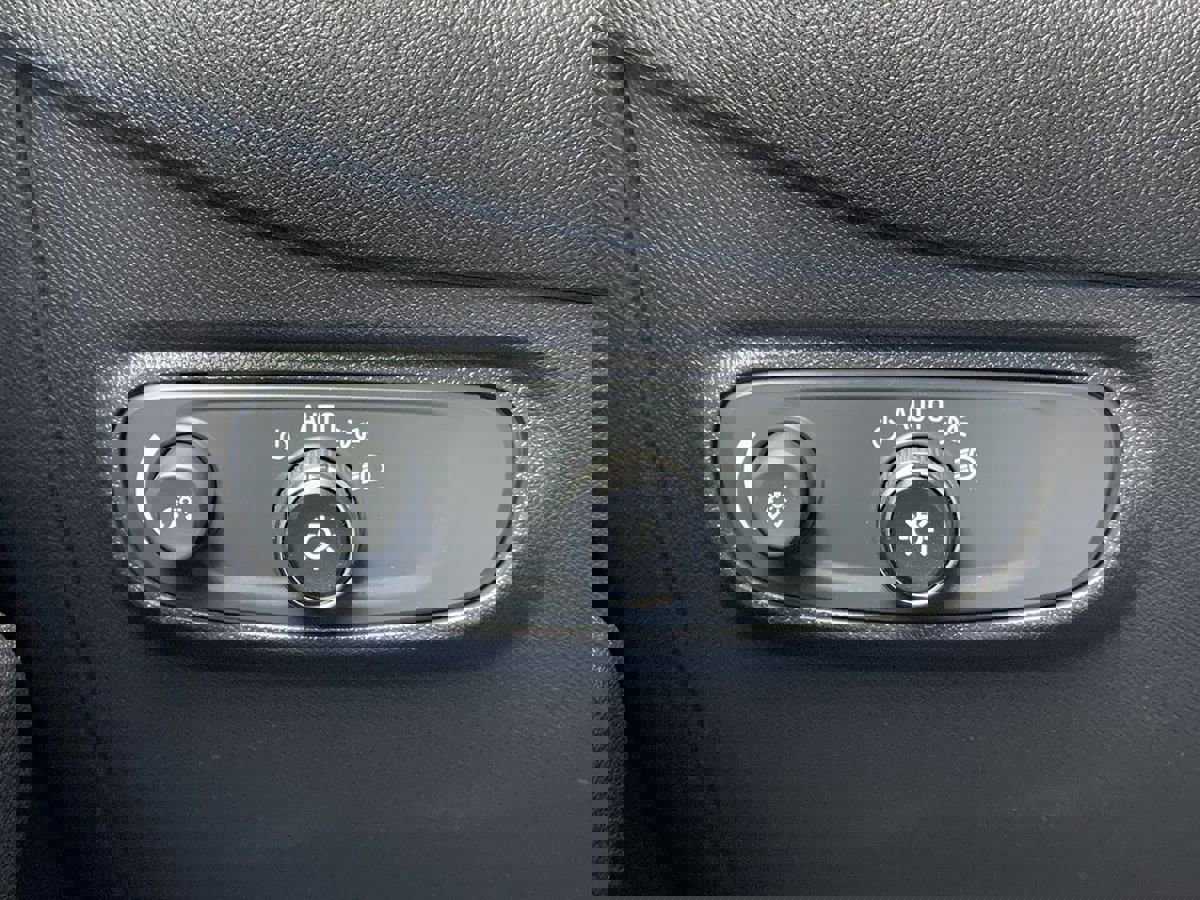 Used 2024 Chevrolet Equinox LT image 17