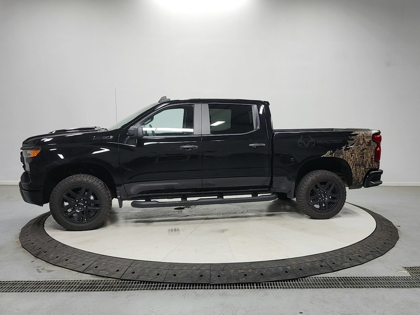 Used 2024 Chevrolet Silverado 1500 Custom Trail Boss w/ Realtree Special Edition AWD/4WD image 4