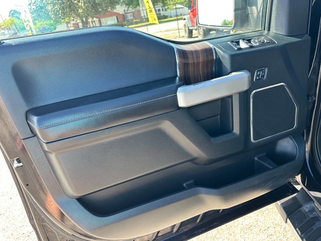 Used 2016 Ford F150 Lariat AWD/4WD image 29