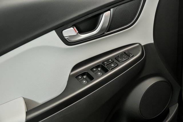 Used 2023 Hyundai Kona SEL w/ Convenience Package image 9