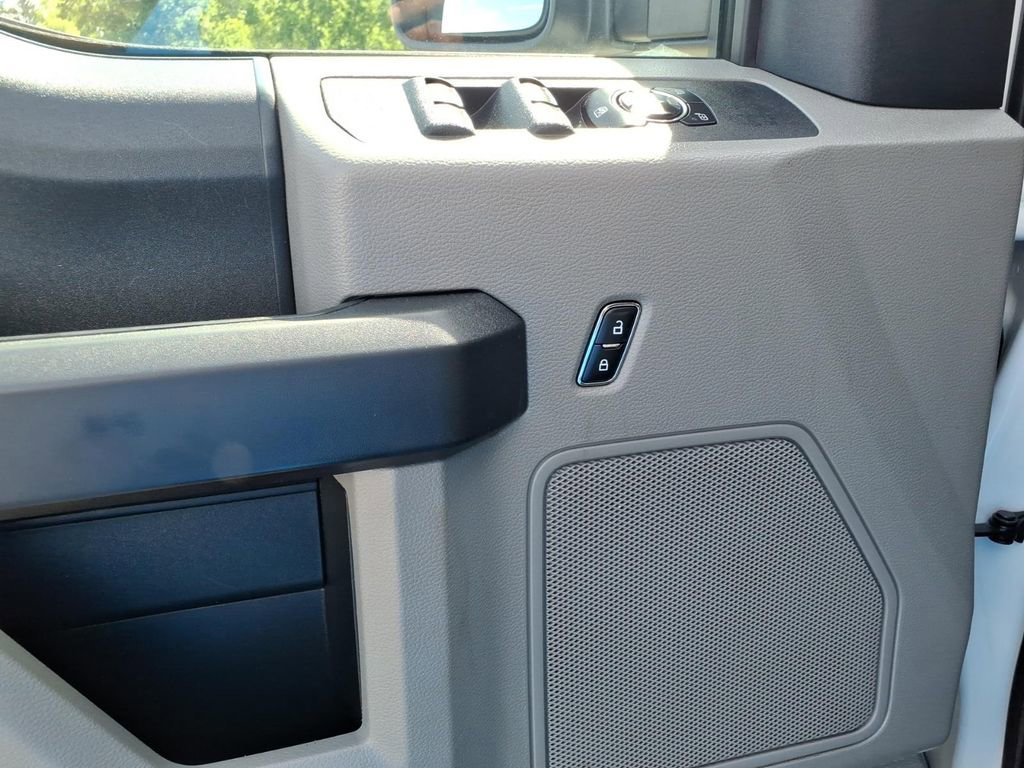 Used 2017 Ford F350 XL AWD/4WD image 4