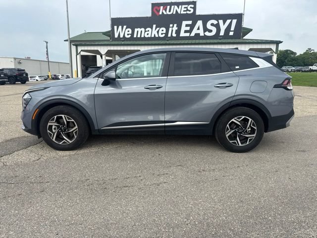Used 2025 Kia Sportage LX FWD image 8
