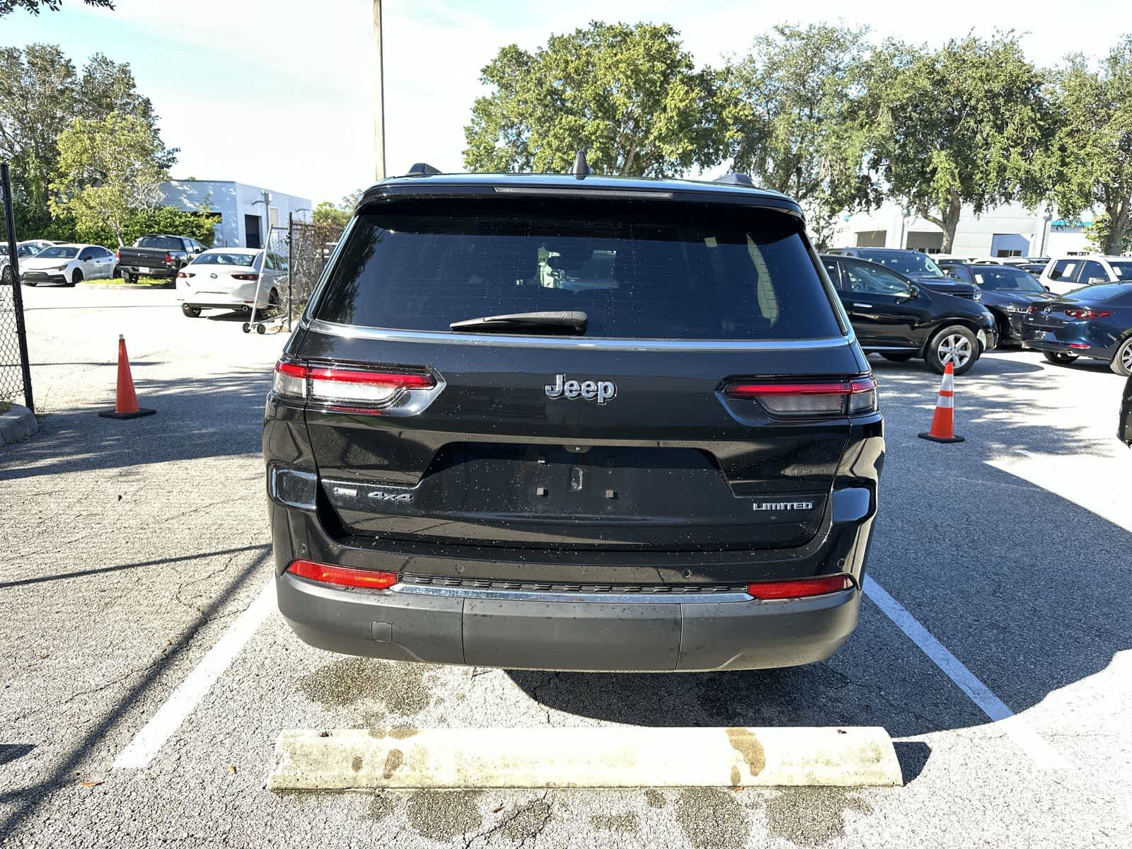 Used 2021 Jeep Grand Cherokee L Limited AWD/4WD image 7