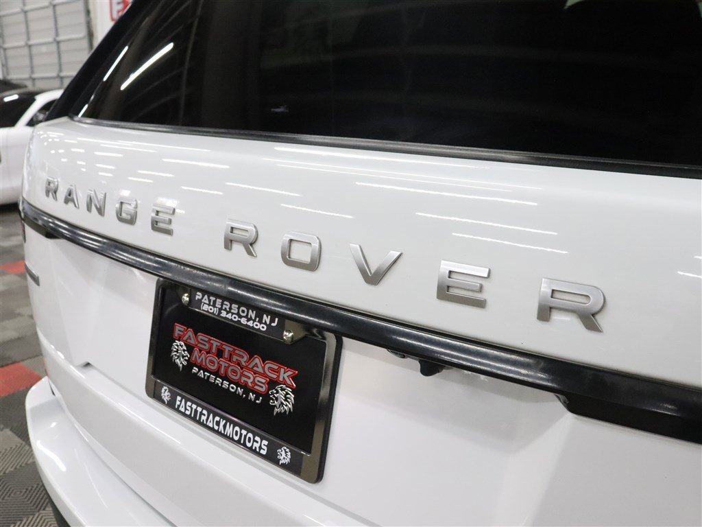 Used 2018 Land Rover Range Rover Supercharged AWD/4WD image 10