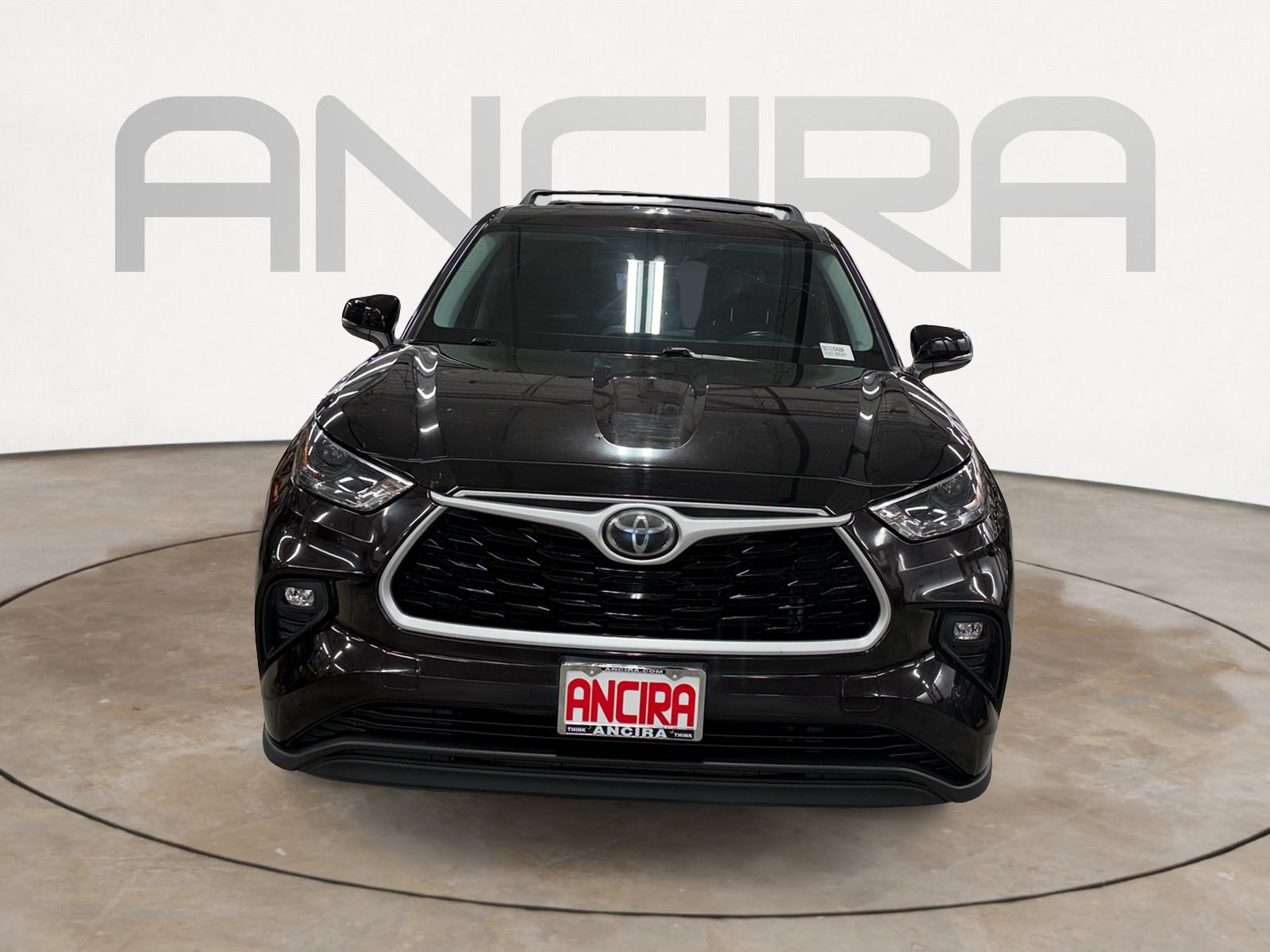 Used 2022 Toyota Highlander LE FWD image 5