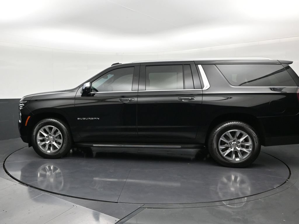 Used 2026 Chevrolet Suburban Premier RWD image 2