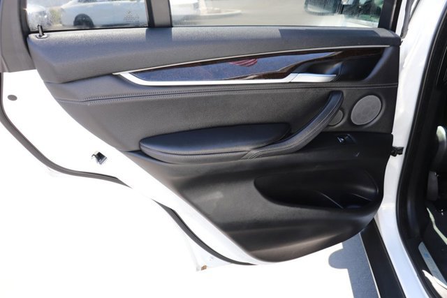 Used 2018 BMW X5 xDrive40e w/ Driving Assistance Package AWD/4WD image 13