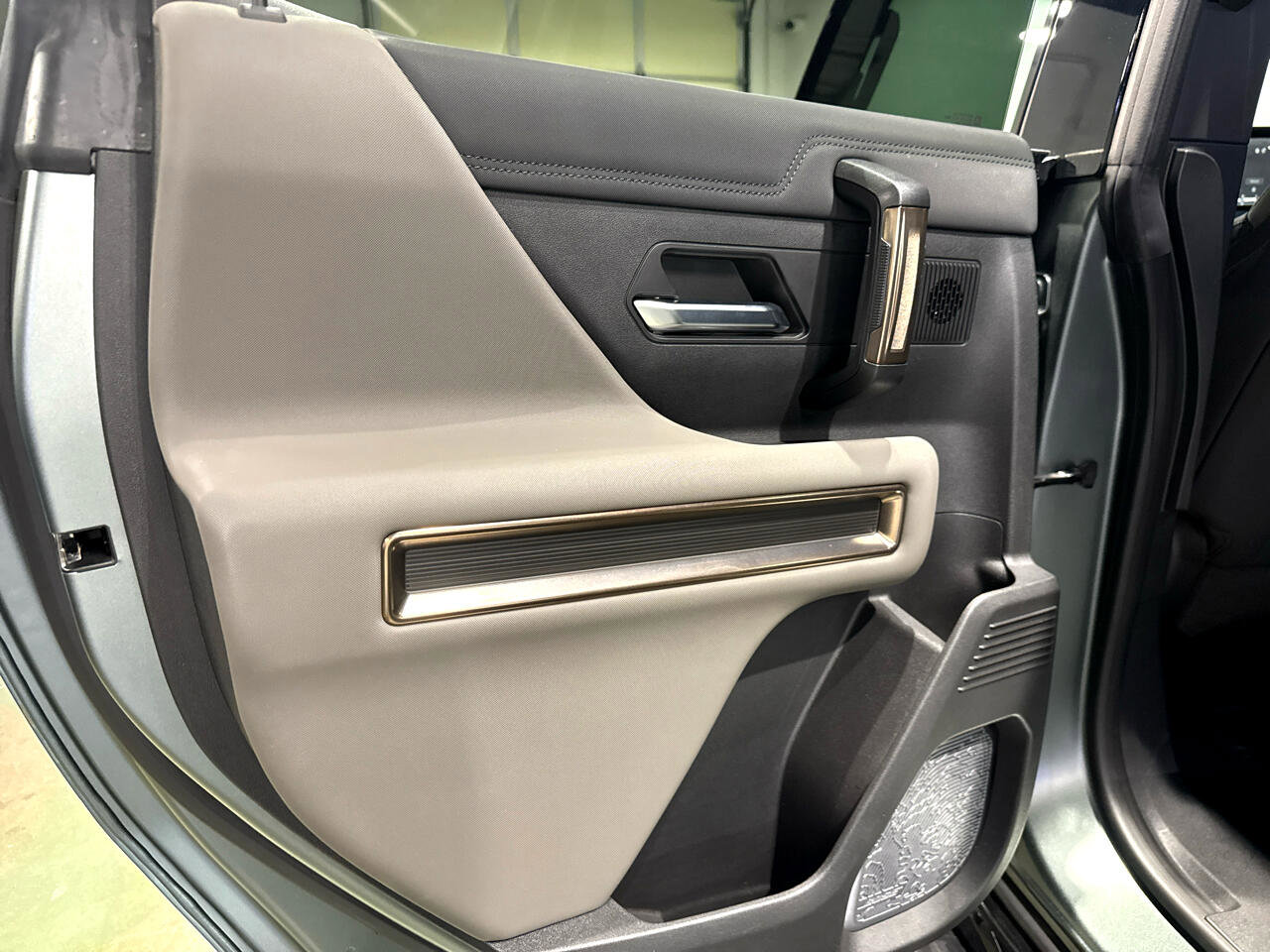Used 2024 GMC Hummer EV 3X w/ LPO, Illumination Package image 24