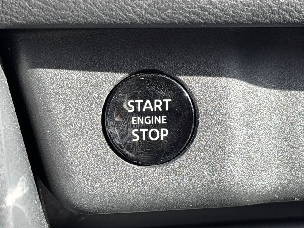 Used 2024 Nissan Rogue SL image 29