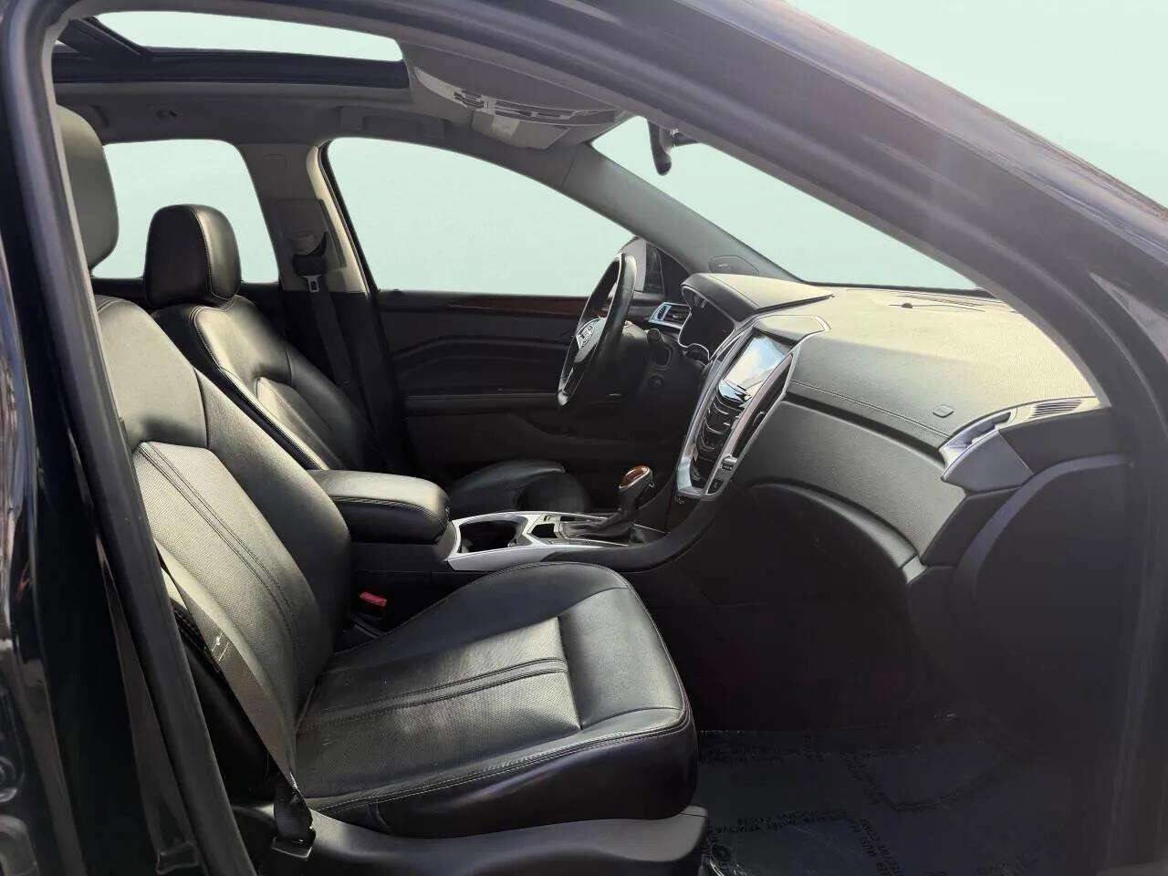 Used 2015 Cadillac SRX Luxury image 13