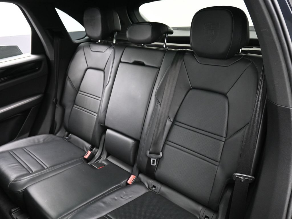 Certified 2022 Porsche Cayenne AWD/4WD image 24