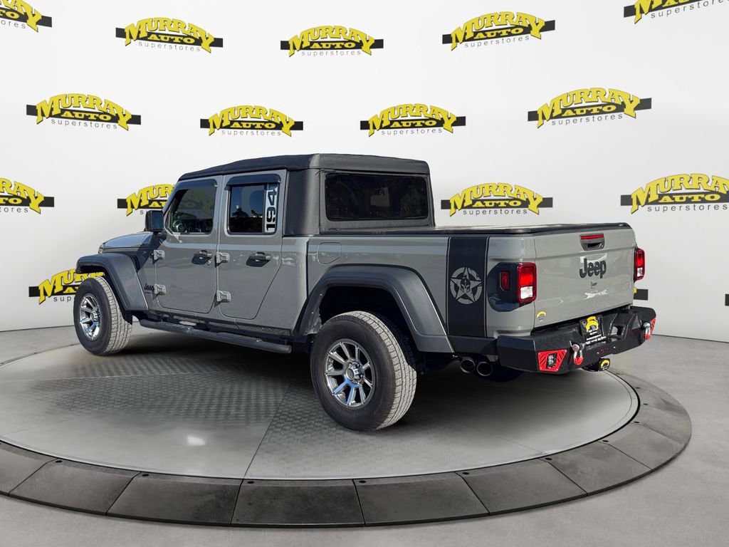 Used 2023 Jeep Gladiator Sport image 3