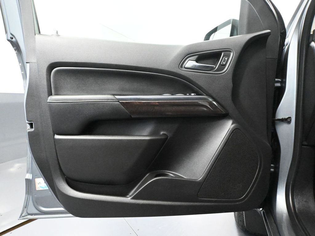 Used 2019 GMC Canyon SLE w/ SLE Convenience Package image 17